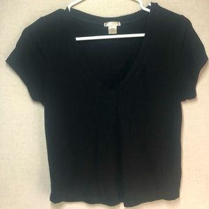 Black v-neck crop top